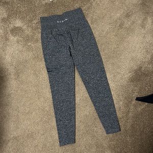 NVGTN Grey Scrunch Seamless Leggings - Medium